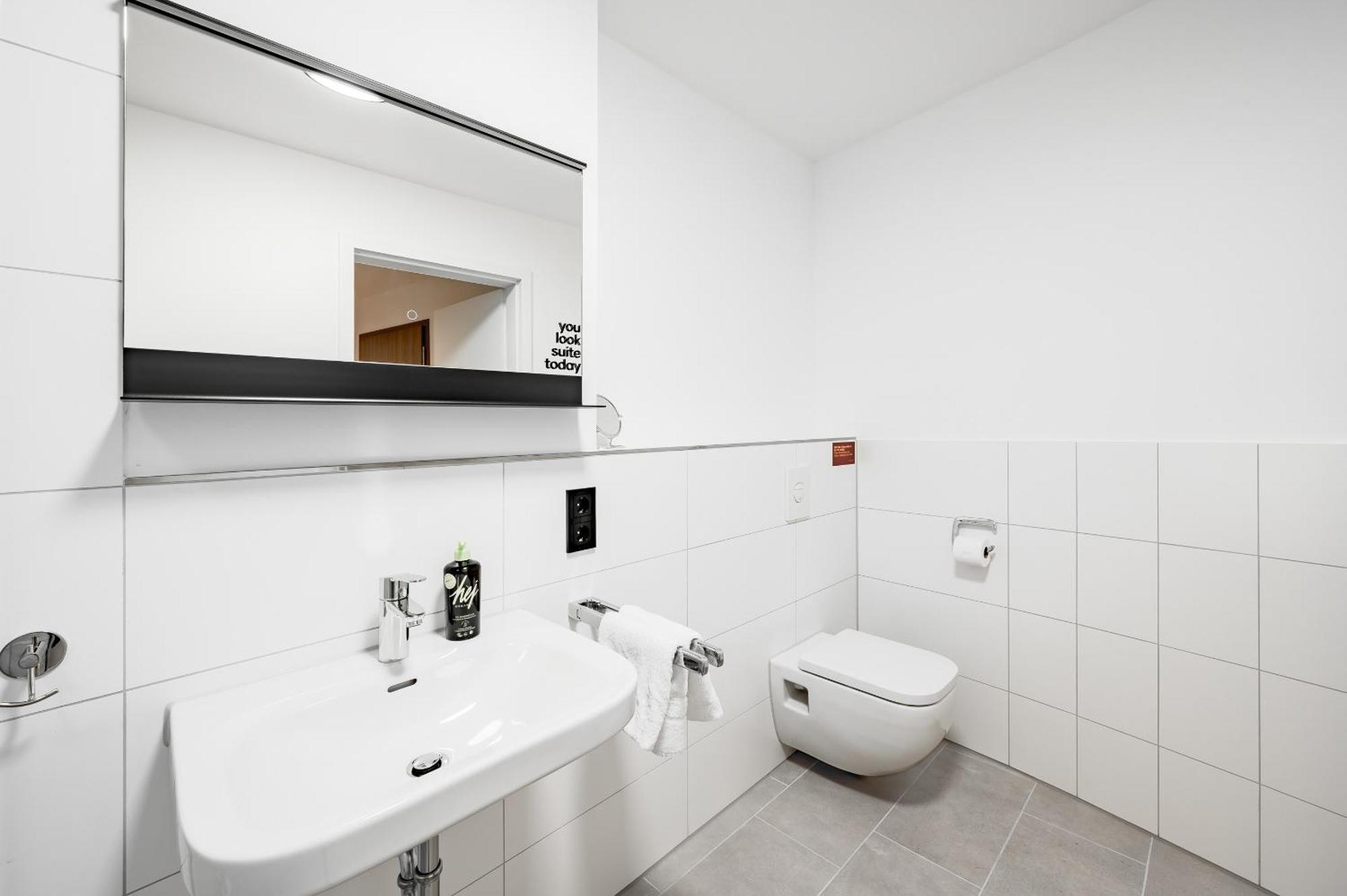 Limehome Metzingen Wilhelmstr Quarto foto